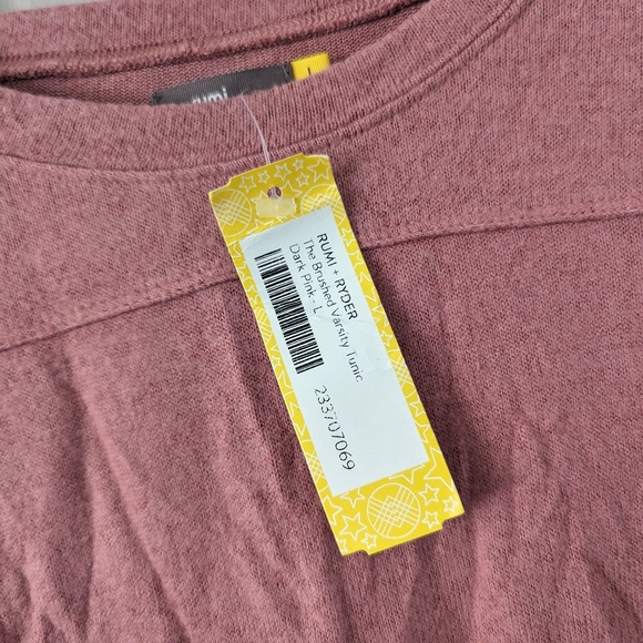 Rumi + Ryder the Brushed Varsity Tunic Top- L - Picture 2 of 5
